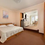 Comfortable Studio, Breakfast Included