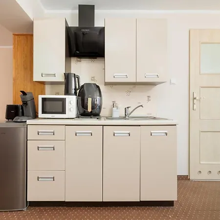 Comfortable Studio, Breakfast Included דירה
